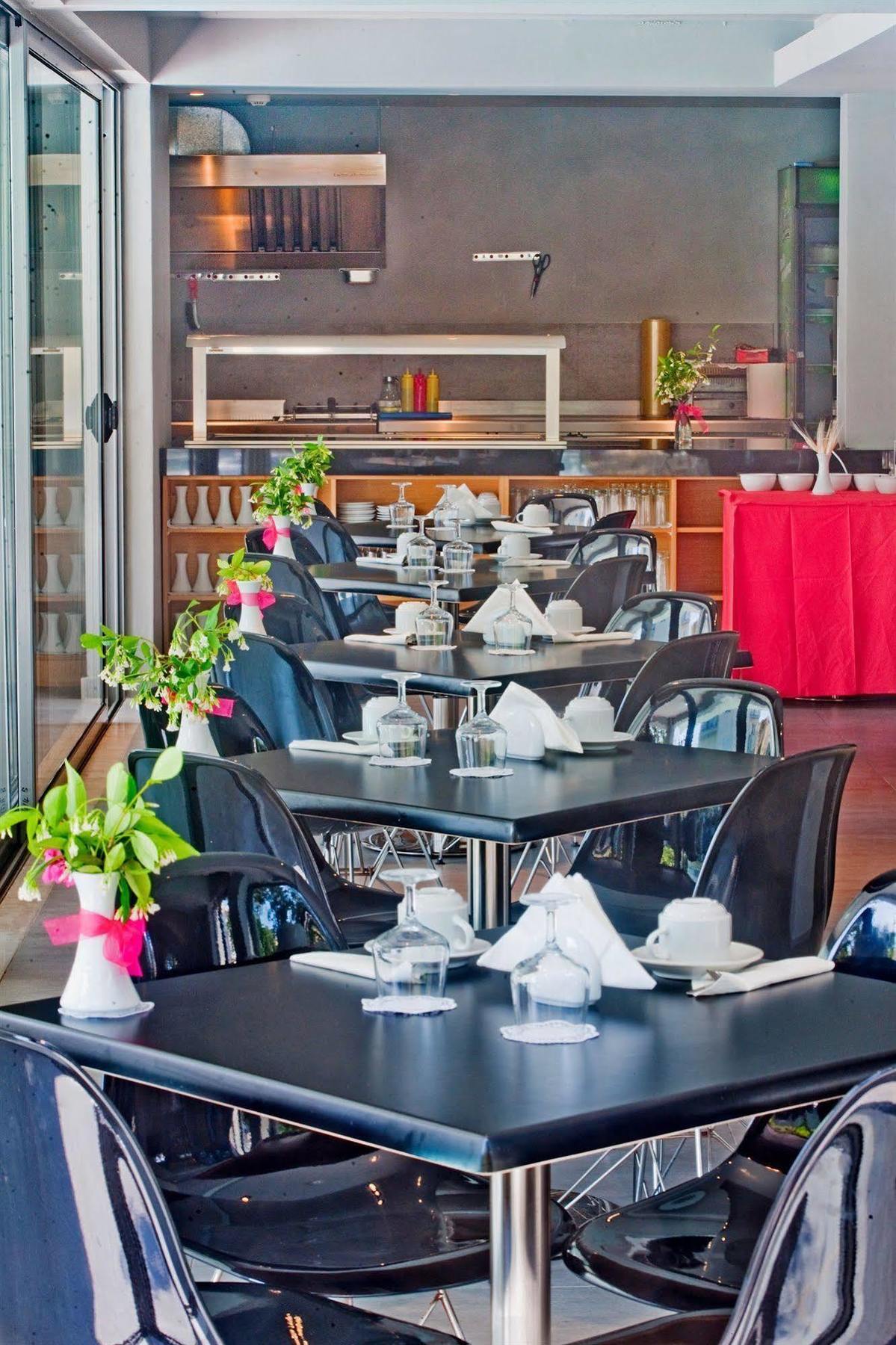 Oktober Downtown Hotel