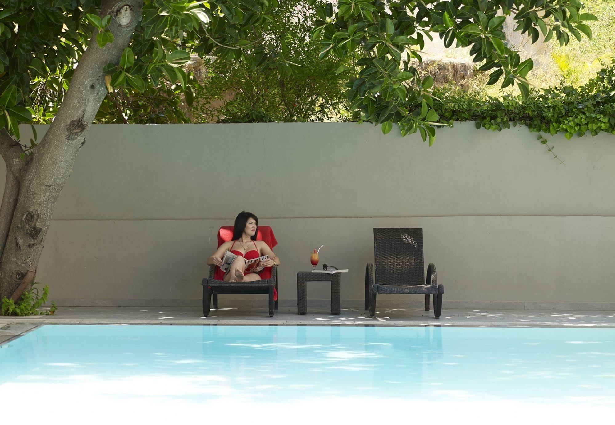 Oktober Downtown 3* Rhodes City