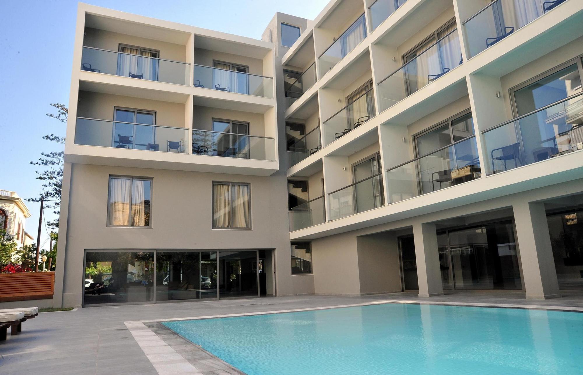Hotel Oktober Downtown 3*